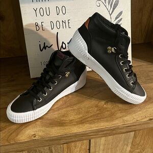 Brand new never worn Keds Mid TRX leather sneakers